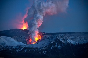 volcano erupt iceland 2