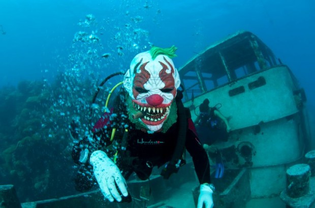 bermuda underwater halloween 2010 (3)