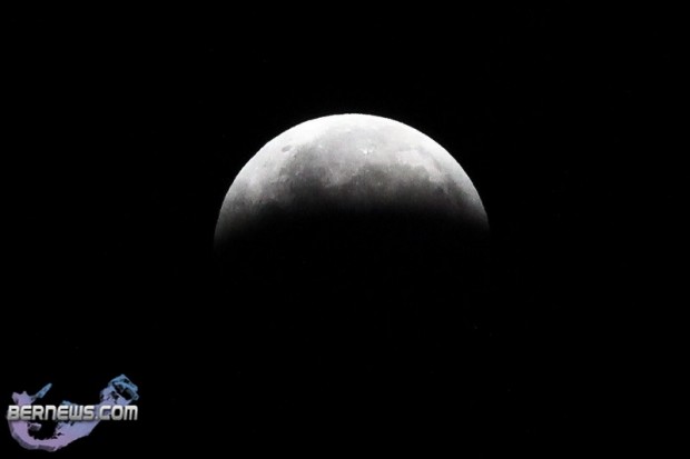 Lunar Eclipse Dec 21 10-1-2_wm