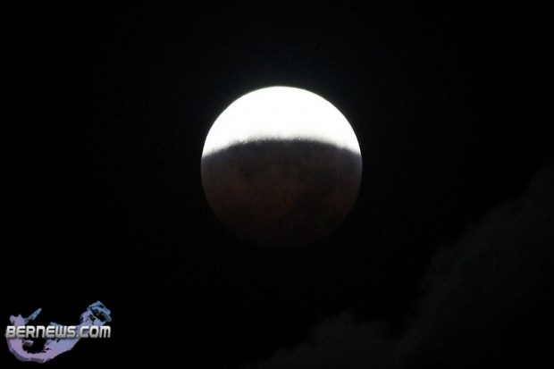 Lunar Eclipse Dec 21 10-1-3_wm