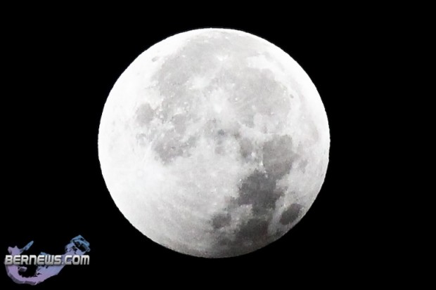 Lunar Eclipse Dec 21 10-1-5_wm