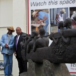 Bill Ming's Sculpture Unveiled HSBC  Bermuda Mar 29th 2011-1