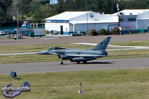 Aircraft Jets Bermuda Airport April 7 2011-1