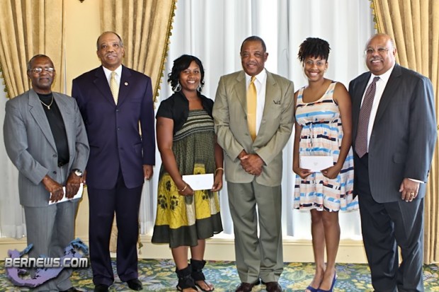 Bermuda Health Foundation Scholarship Awardees June 24 2011-1_wm