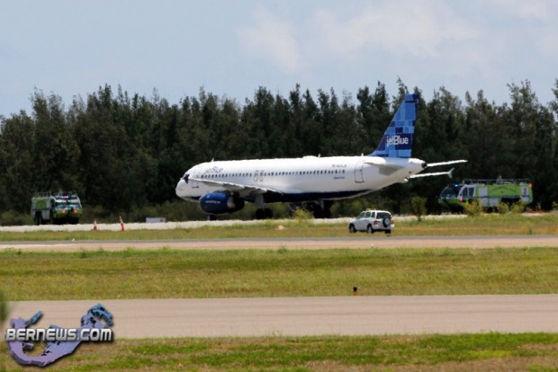 Jet Blue Airport Bermuda July 13 2011