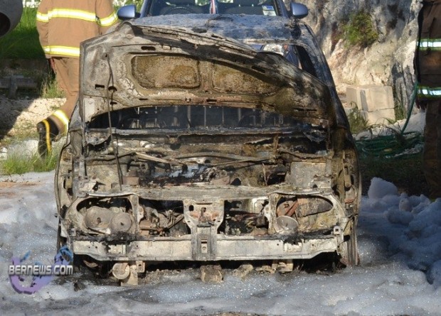 bermuda car fire july 27 2011 (1)