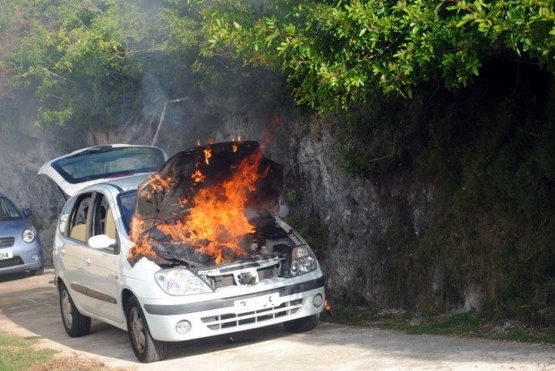 bermuda car fire july 27 2011 (5)