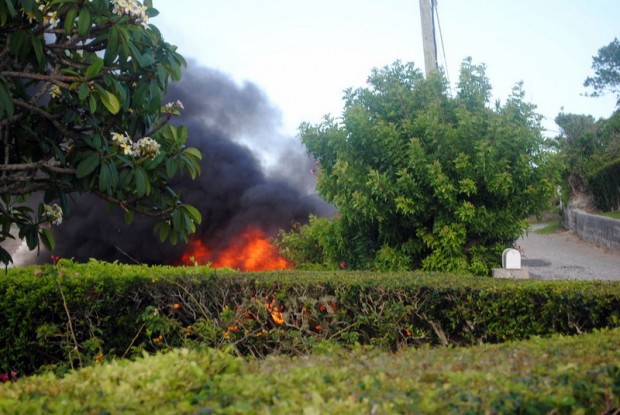 bermuda car fire july 27 2011 (7)