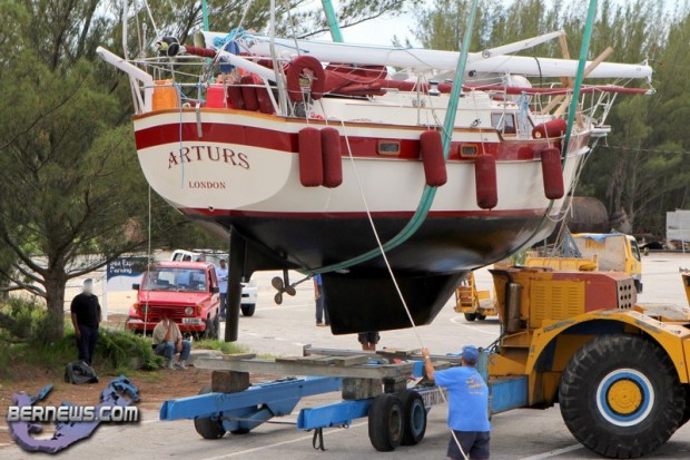 Arturs Removed From Water Bermuda August 3 2011 (3)