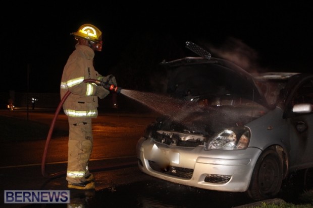 2014 NYE car fire bermuda (1)