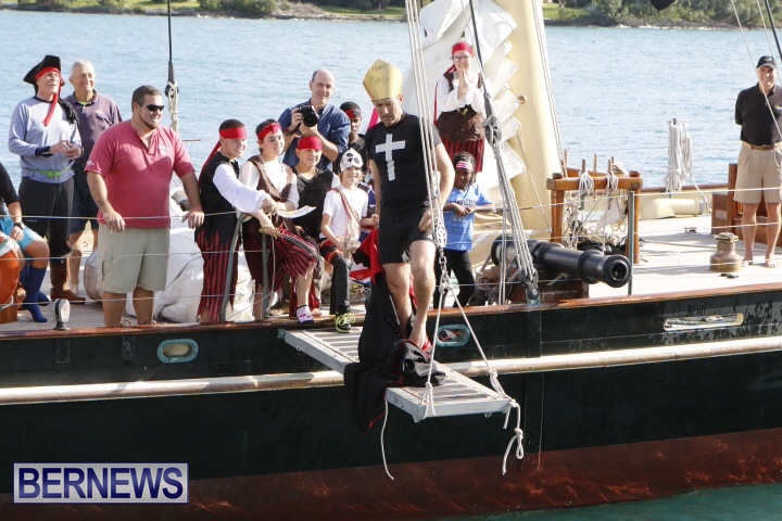 Pirates of Bermuda hostage 2014 (2)