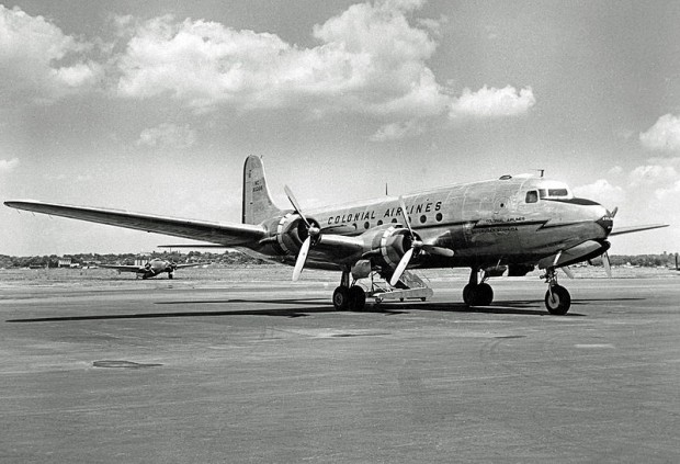 Douglas_C-54 Colonial_airlines