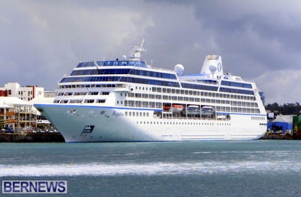Regatta Cruise Ship in Bermuda 2014 (2)