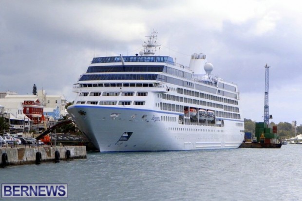 Regatta Cruise Ship in Bermuda 2014 (3)