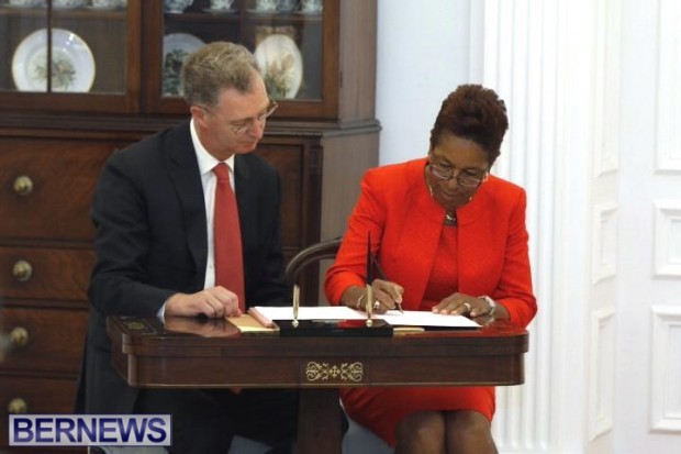 Jeanne Atherden being sworn in 2014 (1)