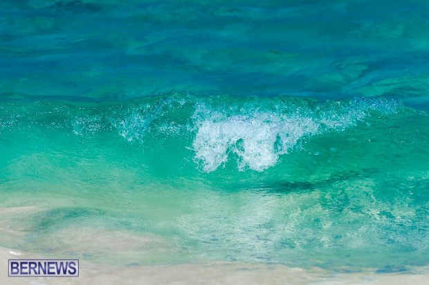 Bermuda ocean water waves generic eeqe