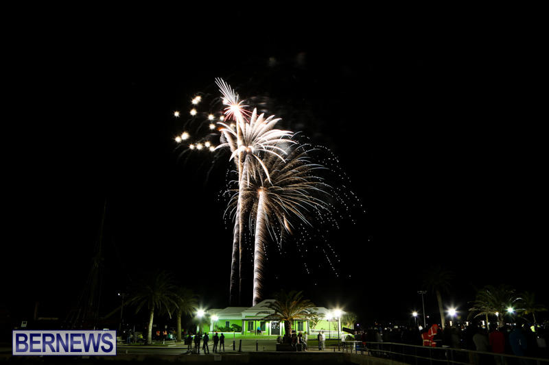 Photos & Video Fireworks Bring In New Year Bernews