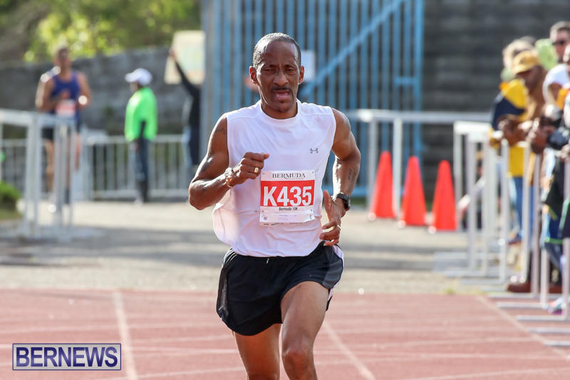 Race-Weekend-10K-Finish-Line-Bermuda-January-17-2015-36