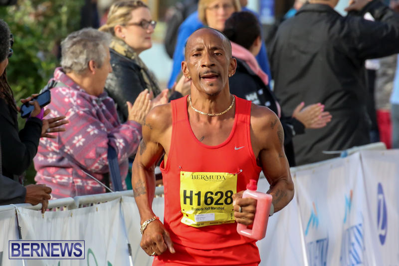 Race-Weekend-Marathon-Finish-Line-Bermuda-January-18-2015-44
