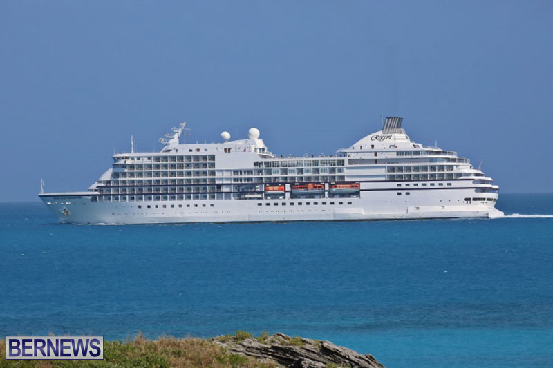 seven-seas-cruise-ship-in-Bermuda-April-2015-2