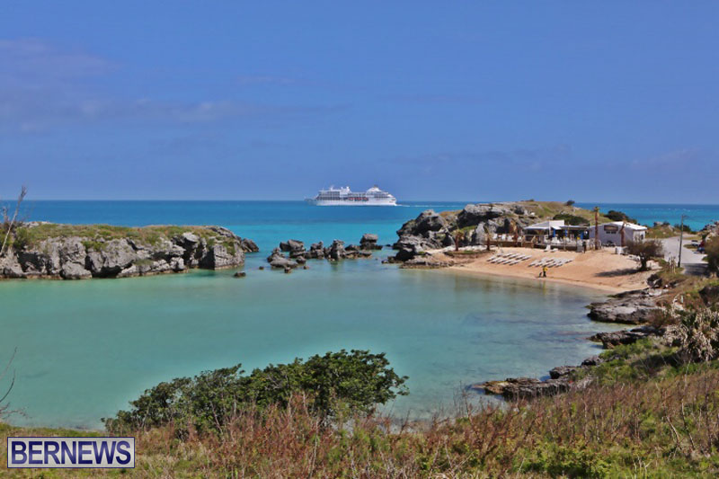 seven-seas-cruise-ship-in-Bermuda-April-2015-3