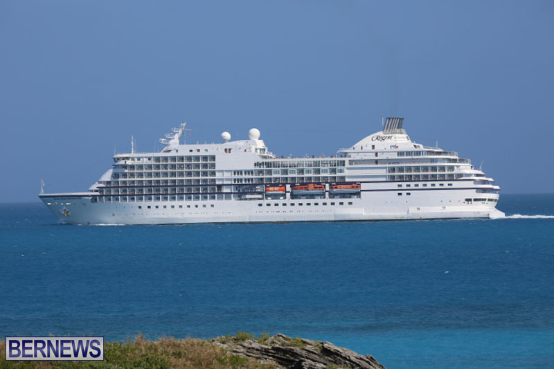 seven-seas-cruise-ship-in-Bermuda-April-2015-5