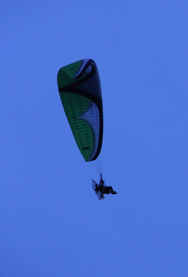 Motorised parachute (2)