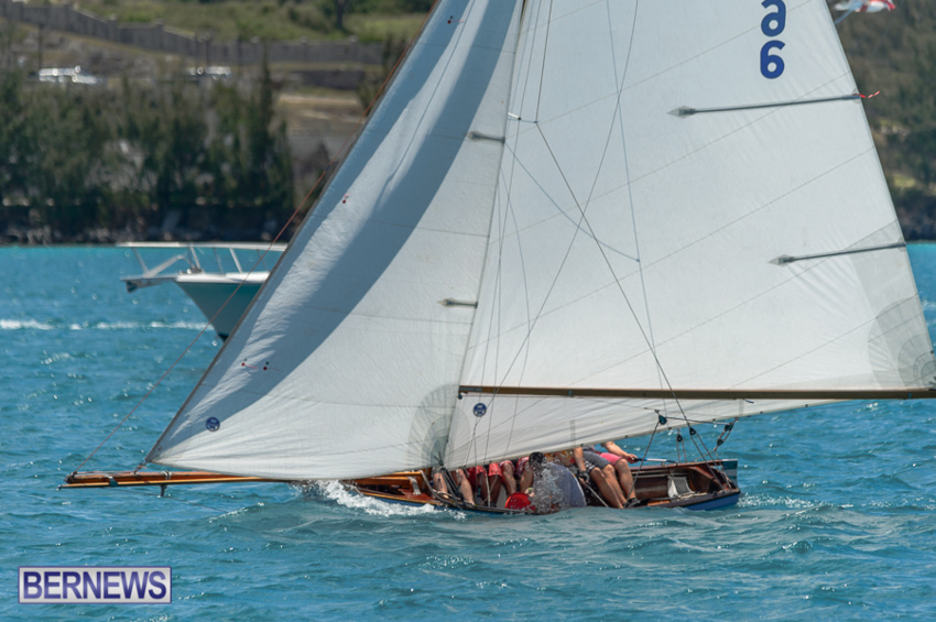 fitted-dingy-races-st-george-may-2015-40