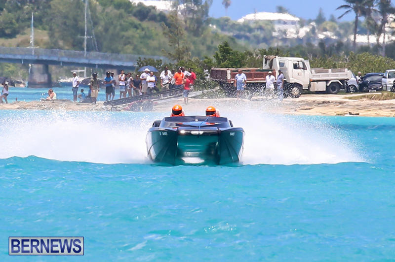 Powerboat-Racing-Bermuda-June-28-2015-98