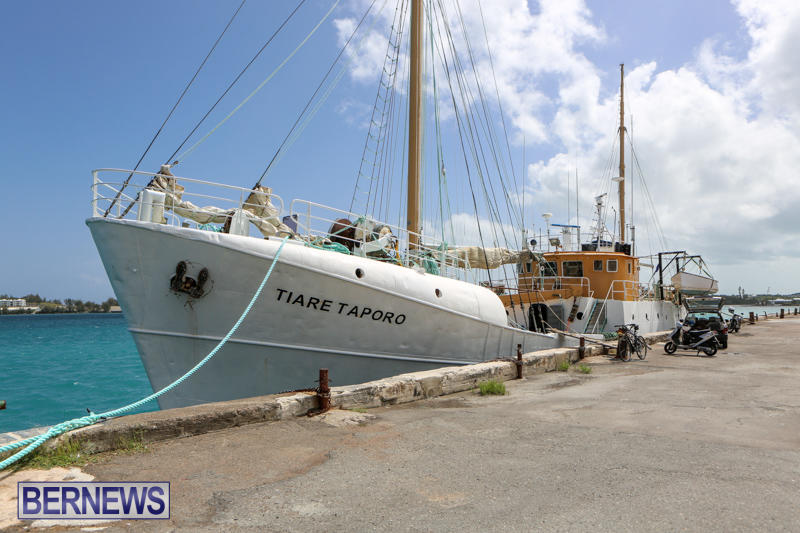 cargo ship goes down in bermuda