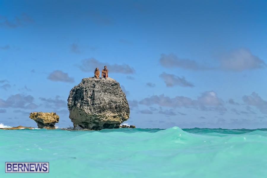 989-couple-Horseshoe-Bay-Bermuda-Generic-August-2015