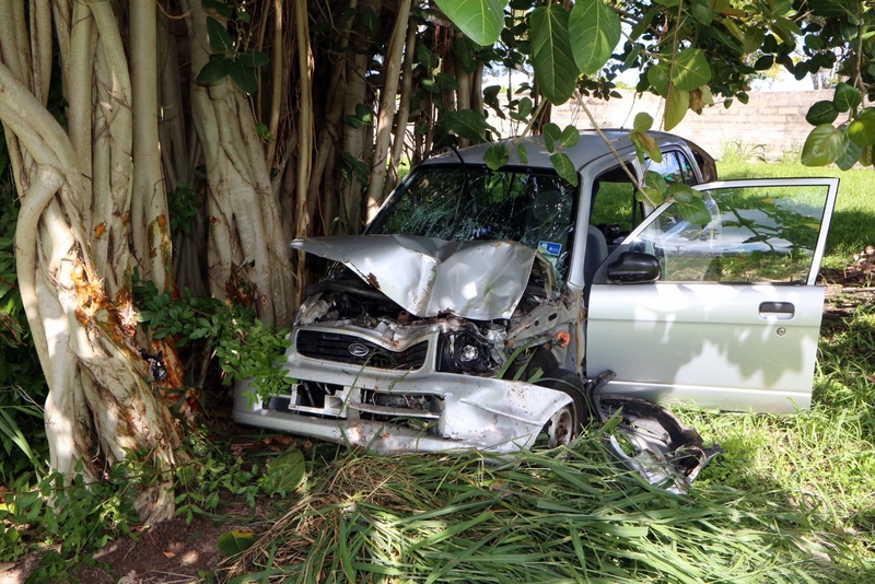 car collision bermuda august 22 2015 (1)