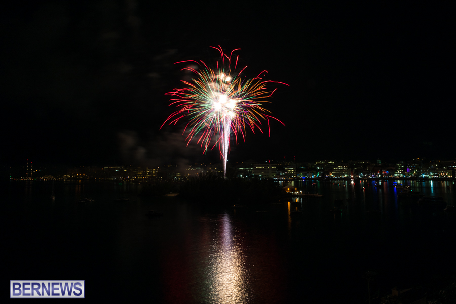 2015-Americas-Cup-fireworks-bermuda-15