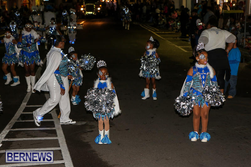 MarketPlace-Santa-Parade-Bermuda-November-29-2015-137