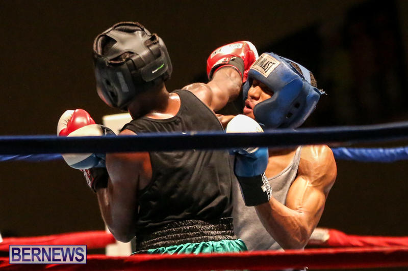 Tyler Christopher vs Kaya Simmons Boxing Bermuda, November 7 2015 (12)