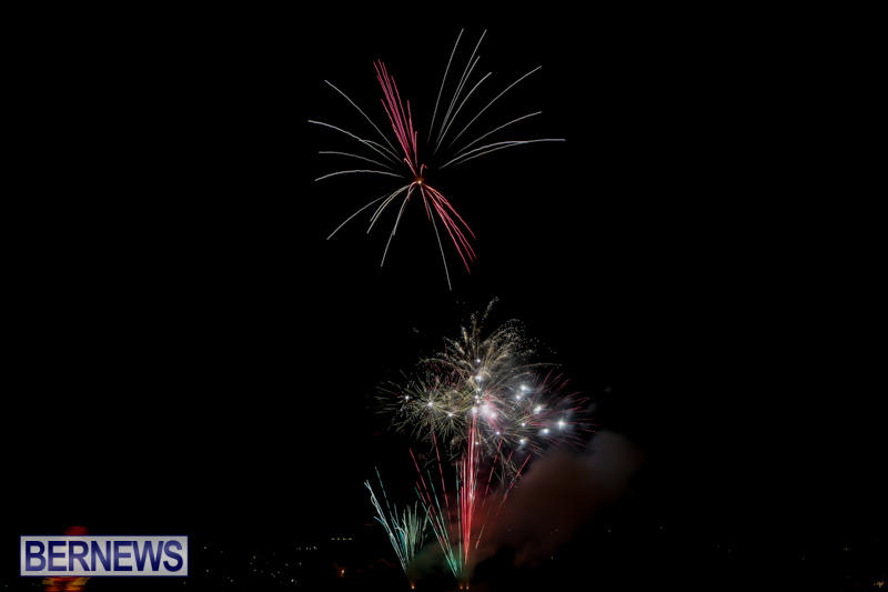 Fireworks-At-Boat-Parade-Bermuda-December-12-2015-8