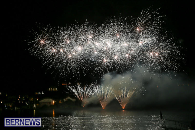Fireworks-At-Christmas-Boat-Parade-Bermuda-December-12-2015-29
