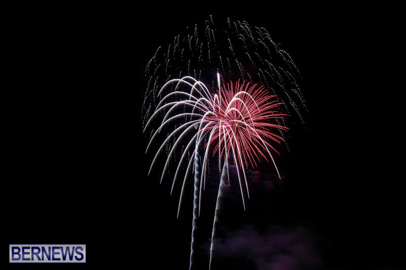Fireworks-At-Christmas-Boat-Parade-Bermuda-December-12-2015-34