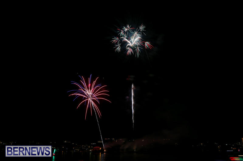 Fireworks-At-Christmas-Boat-Parade-Bermuda-December-12-2015-6