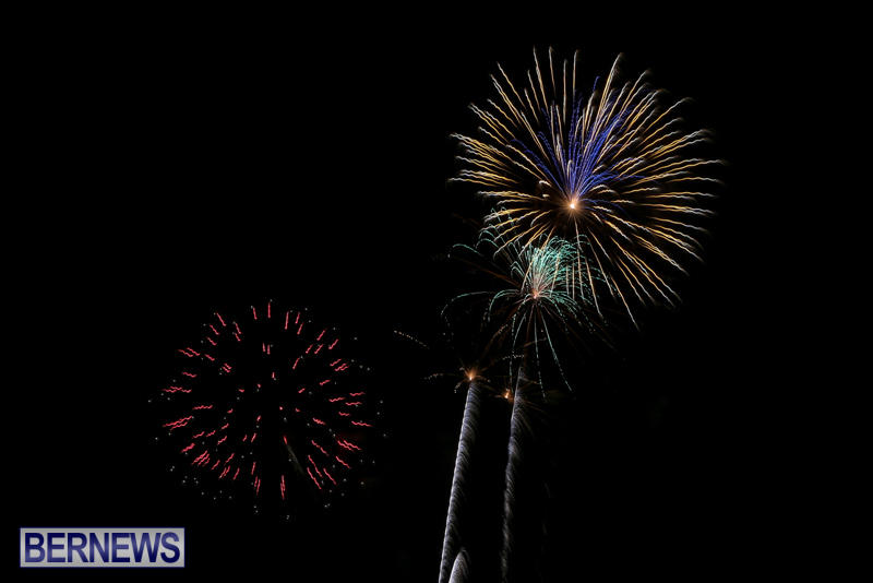 Fireworks-At-Christmas-Boat-Parade-Bermuda-December-12-2015-9