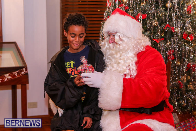 Santa-Claus-In-St-Georges-Bermuda-December-5-2015-23