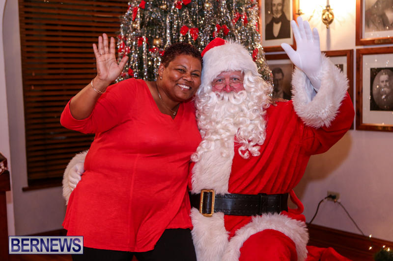 Santa-Claus-In-St-Georges-Bermuda-December-5-2015-52