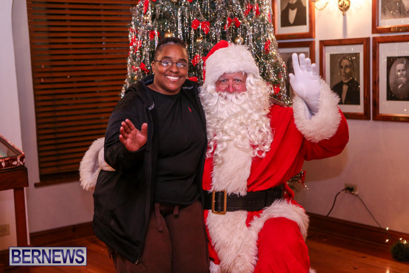 Santa-Claus-In-St-Georges-Bermuda-December-5-2015-71