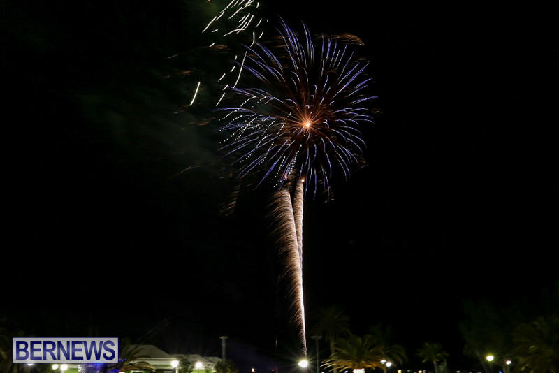 New-Years-Eve-Fireworks-St-Georges-Bermuda-December-31-2015-6