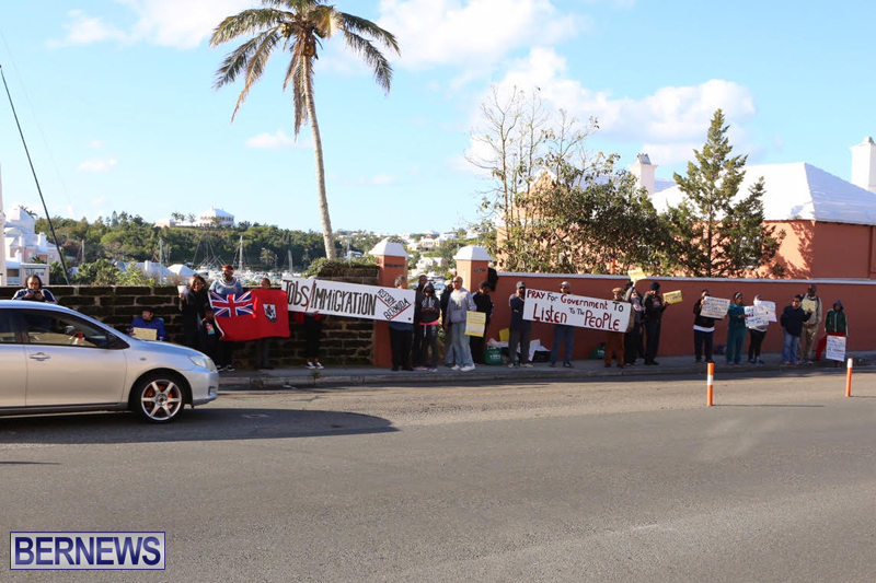 Protesters-On-East-Broadway-Bermuda-Mar-1-2016-26