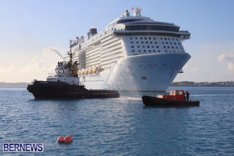 Anthem-of-Seas-cruise-ship-in-Bermuda-April-2016-6