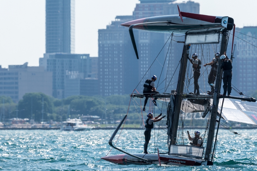 capsizes-at-2016-Chicago-Americas-Cup-on-June-10-1