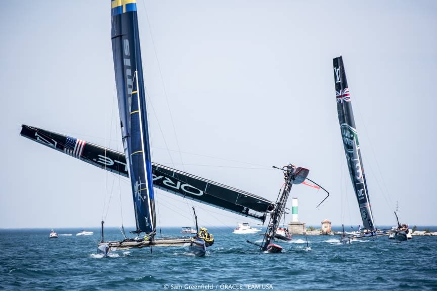 capsizes-at-2016-Chicago-Americas-Cup-on-June-10-5