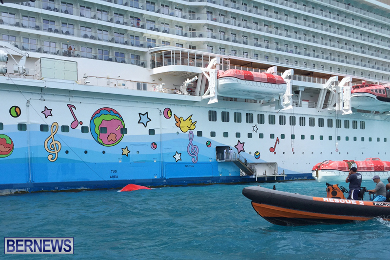 Capsized boat Bermuda July 20 2016 (1)