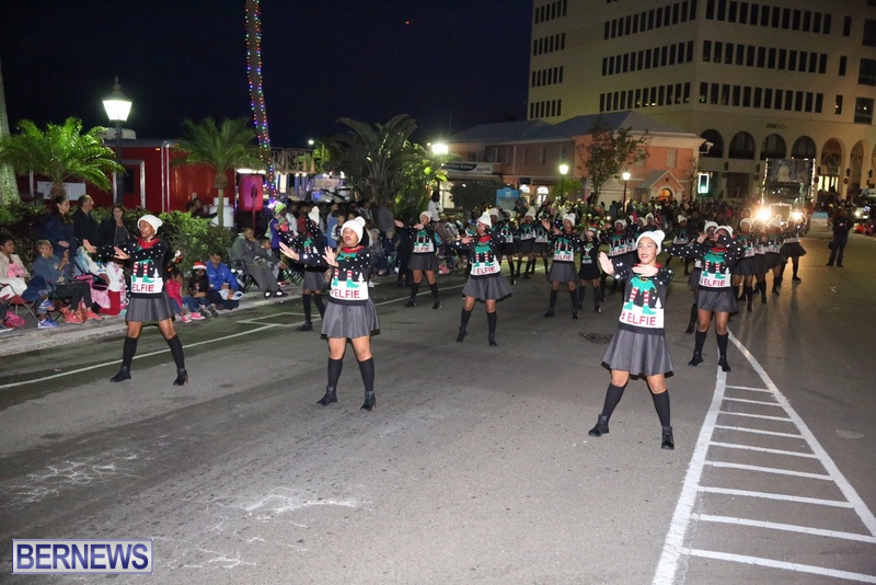 64-2016-Bermuda-Marketplace-Santa-Claus-Parade-68